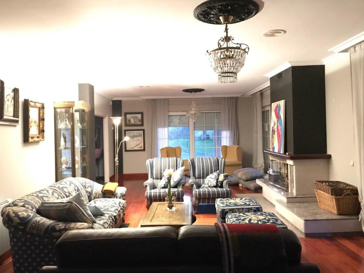 וילאנואבה דה ארוסה Villa Las Camelias מראה חיצוני תמונה